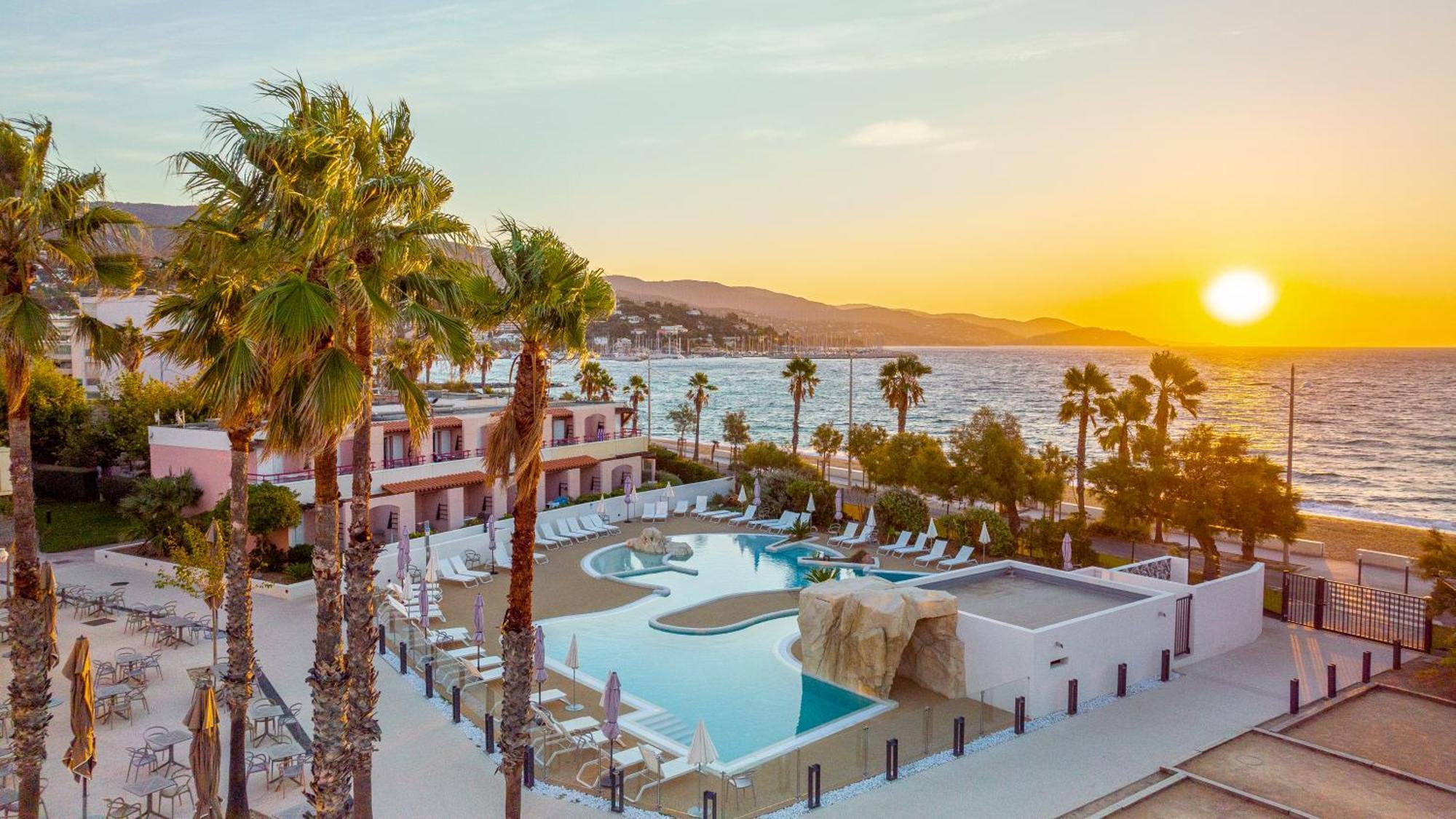 Kaliope Hotel & Residence By Oustal Del Mar Le Lavandou Esterno foto