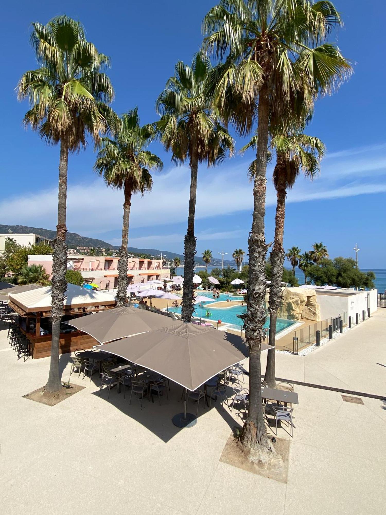 Kaliope Hotel & Residence By Oustal Del Mar Le Lavandou Esterno foto